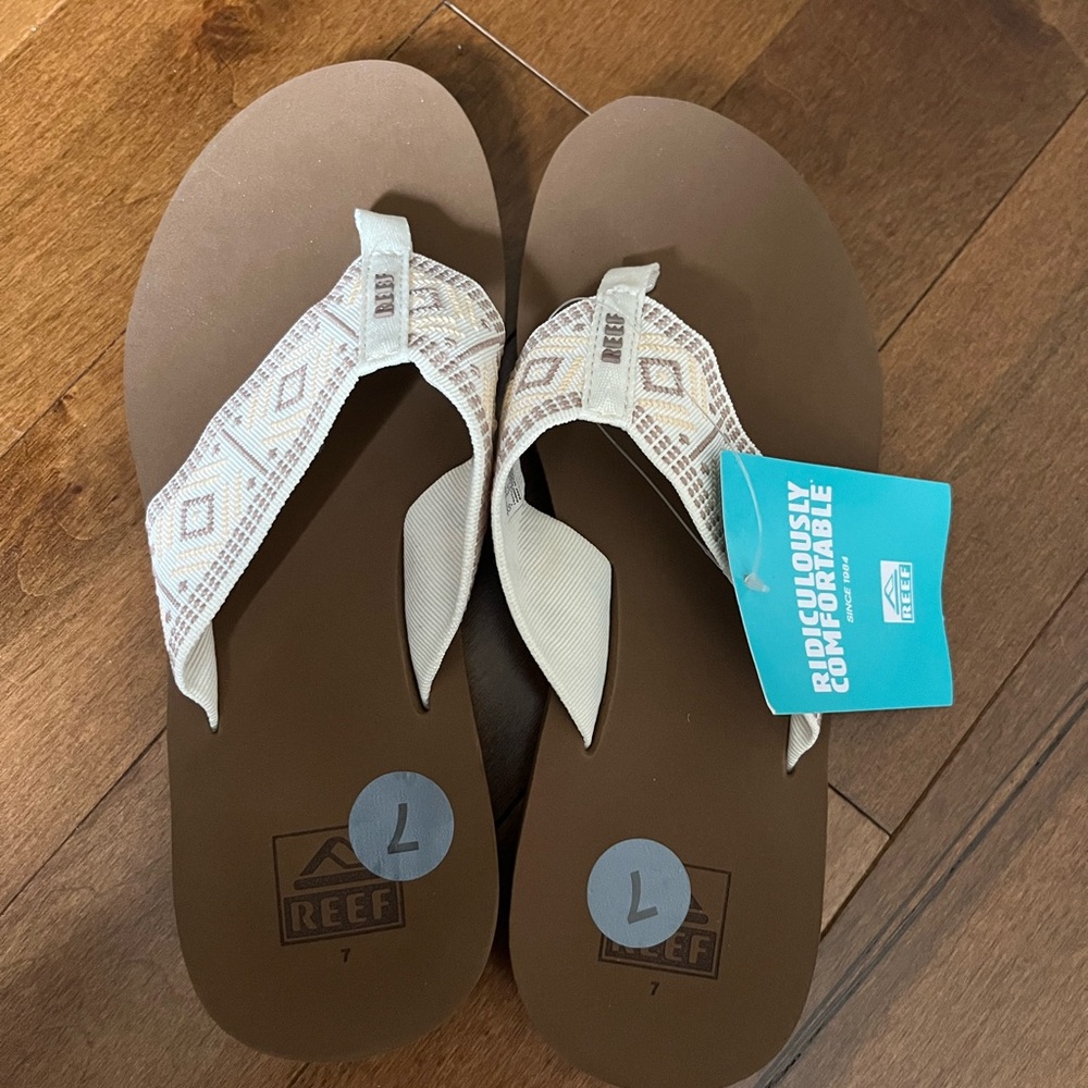 Reef Coastal Fisherman Flip Flops Tan Cream Neutral Travel Sandals NWT Womens 7